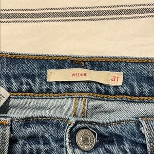 Levi's Blue Skinny Jeans with Classic Denim Wash